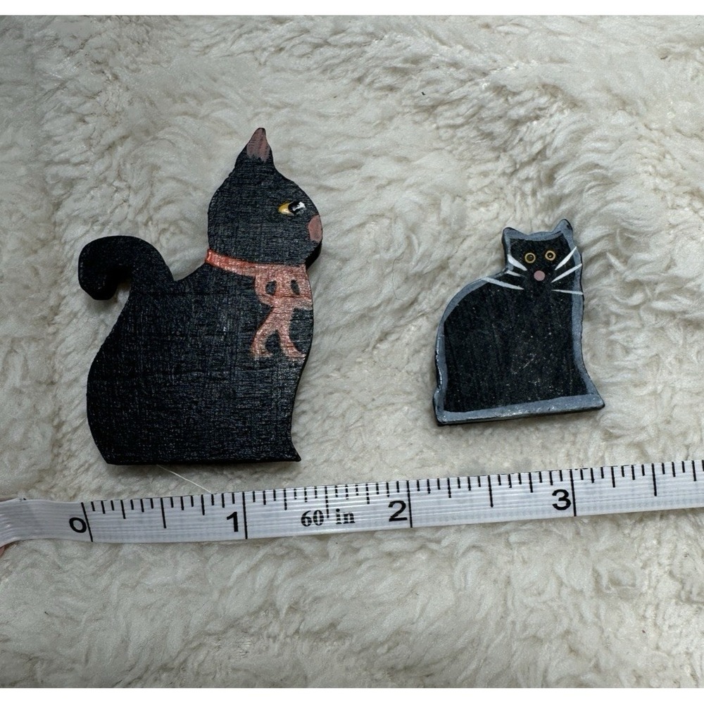 Set of 2 Hand Painted Vintage Wooden Whimsical Black Cat Halloween Fall Brooches - Picture 4 of 5